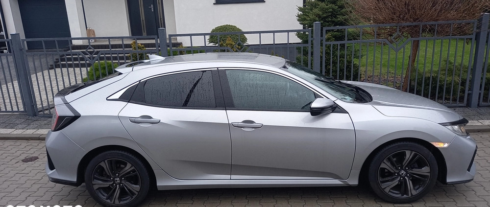 Honda Civic cena 64990 przebieg: 44400, rok produkcji 2018 z Gliwice małe 497